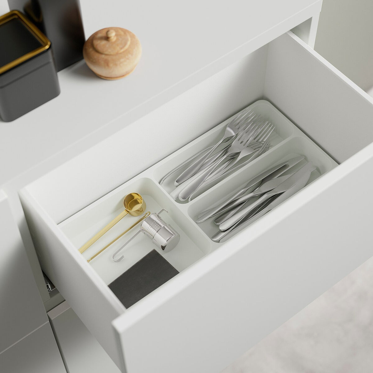 IKEA BESTA storage combination w 2doors/2 drawers, white,120x42x74 cm